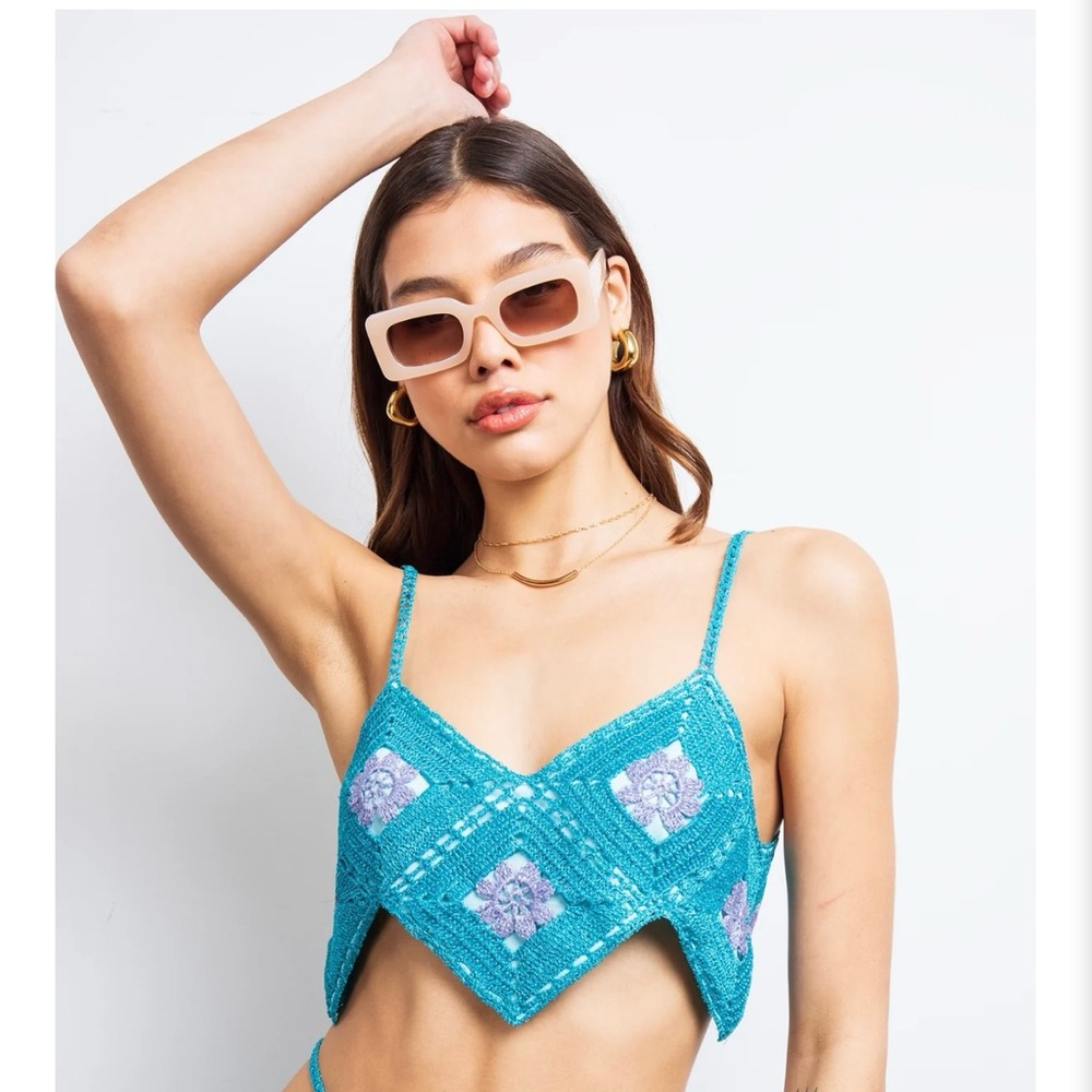 NWT LISA MAREE Lg Band Crochet Crop Top Blue Purple Flower Retro Boho Festival